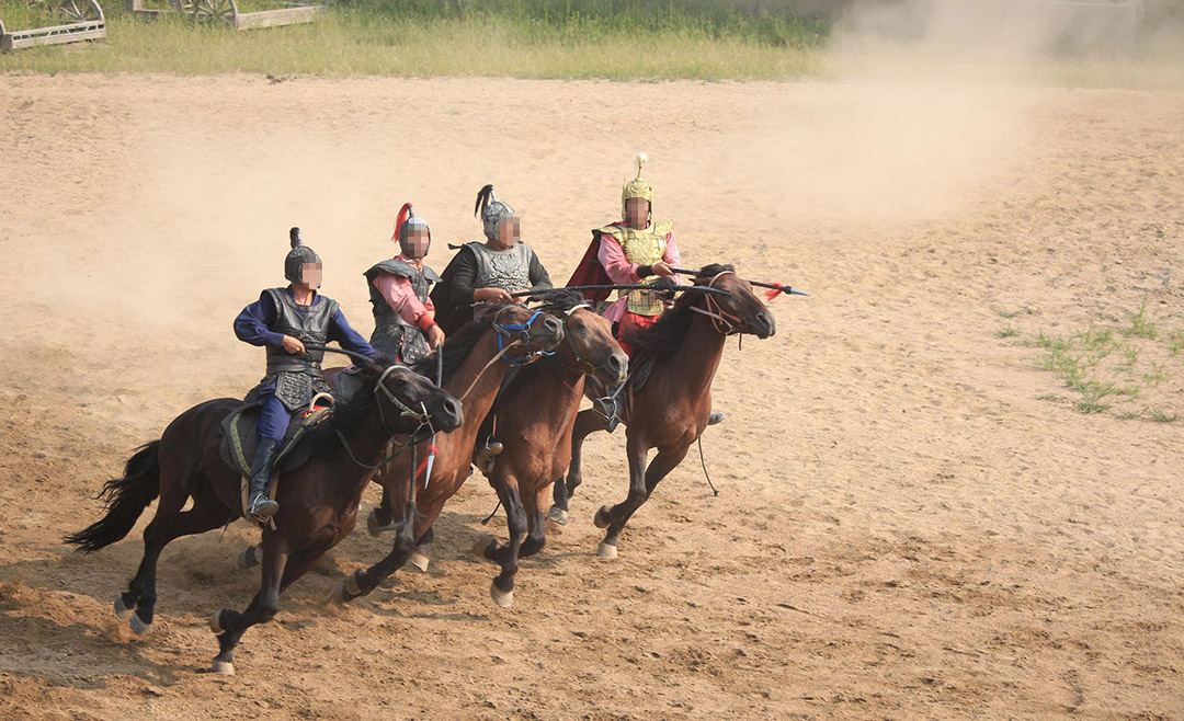 大型实景马战演出方案‌的内核有哪些？